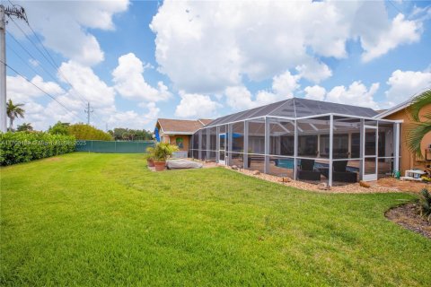 House in Palmetto Bay, Florida 5 bedrooms, 402.08 sq.m. № 1458084 - photo 11