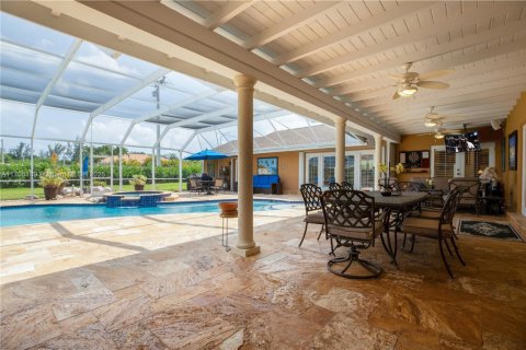 House in Palmetto Bay, Florida 5 bedrooms, 402.08 sq.m. № 1458084 - photo 3