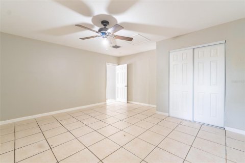 House in Tampa, Florida 4 bedrooms, 150.5 sq.m. № 2109777 - photo 26
