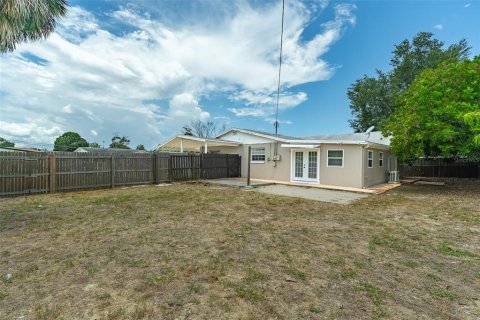 House in Tampa, Florida 4 bedrooms, 150.5 sq.m. № 2109777 - photo 29