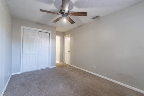 House in Tampa, Florida 4 bedrooms, 150.5 sq.m. № 2109777 - photo 17