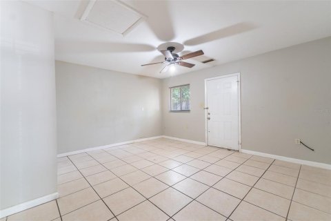 House in Tampa, Florida 4 bedrooms, 150.5 sq.m. № 2109777 - photo 25