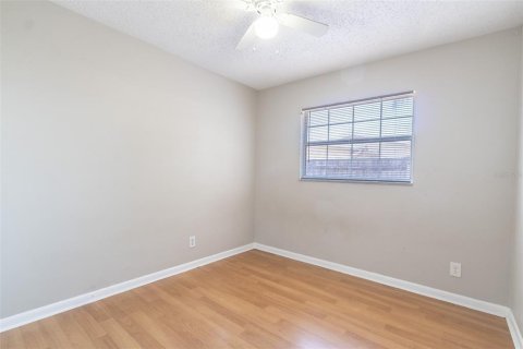 House in Tampa, Florida 4 bedrooms, 150.5 sq.m. № 2109777 - photo 14