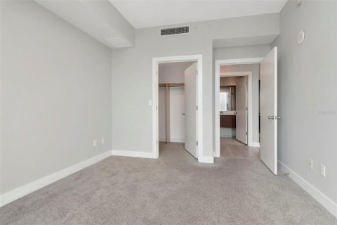 Condo in Tampa, Florida, 2 bedrooms  № 1893602 - photo 23