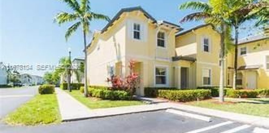 Таунхаус в Хомстед, Флорида 3 спальни, 126.81м2 № 2045600