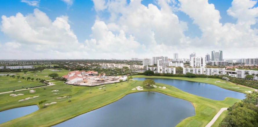 Condo in Hallandale Beach, Florida, 3 bedrooms  № 1685653