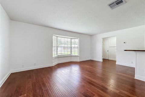 House in Brandon, Florida 3 bedrooms, 137.59 sq.m. № 2227512 - photo 15