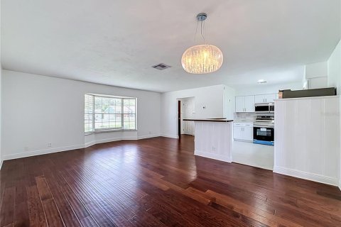 House in Brandon, Florida 3 bedrooms, 137.59 sq.m. № 2227512 - photo 21