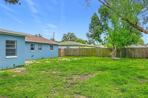 House in Brandon, Florida 3 bedrooms, 137.59 sq.m. № 2227512 - photo 6