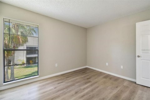 Condo in Tarpon Springs, Florida, 3 bedrooms  № 2167552 - photo 29