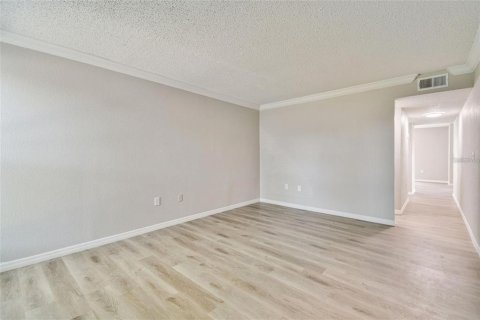 Condo in Tarpon Springs, Florida, 3 bedrooms  № 2167552 - photo 13