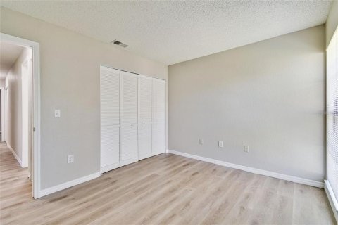Condo in Tarpon Springs, Florida, 3 bedrooms  № 2167552 - photo 27