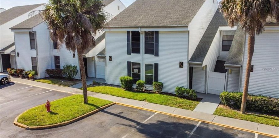 Condo in Tarpon Springs, Florida, 3 bedrooms  № 2167552