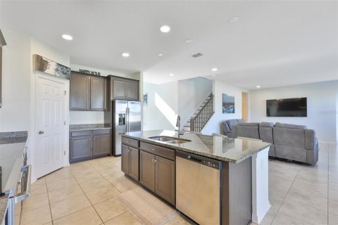 House in Wimauma, Florida 5 bedrooms, 304.53 sq.m. № 2216215 - photo 9