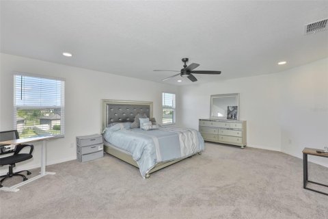 House in Wimauma, Florida 5 bedrooms, 304.53 sq.m. № 2216215 - photo 12
