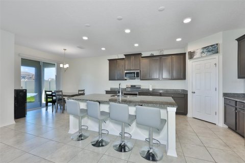 House in Wimauma, Florida 5 bedrooms, 304.53 sq.m. № 2216215 - photo 6
