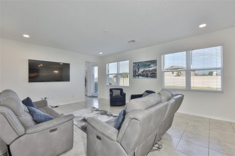 House in Wimauma, Florida 5 bedrooms, 304.53 sq.m. № 2216215 - photo 23