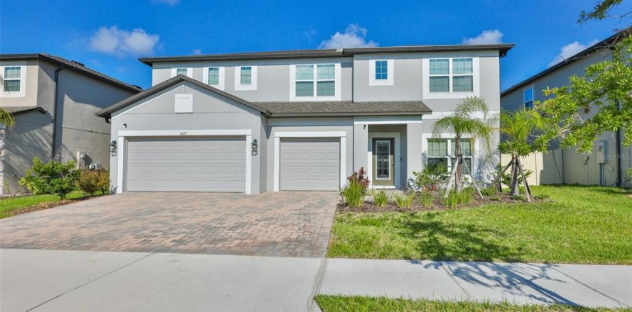 House in Wimauma, Florida 5 bedrooms, 304.53 sq.m. № 2216215