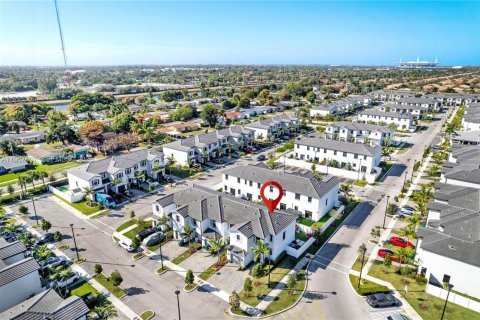 Adosado en venta en Miami Gardens, Florida, 3 dormitorios, 131.83 m2 № 2029705 - foto 7