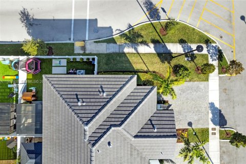 Adosado en venta en Miami Gardens, Florida, 3 dormitorios, 131.83 m2 № 2029705 - foto 12