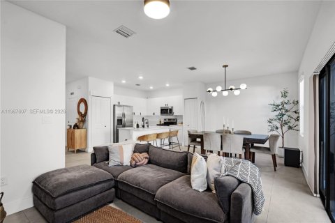 Adosado en venta en Miami Gardens, Florida, 3 dormitorios, 131.83 m2 № 2029705 - foto 22