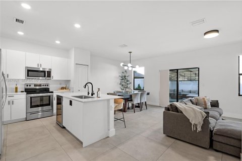 Adosado en venta en Miami Gardens, Florida, 3 dormitorios, 131.83 m2 № 2029705 - foto 18