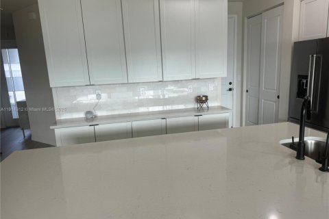 Купить виллу или дом в Окленд-Парк, Флорида 3 спальни, 182.65м2, № 1973595 - фото 4