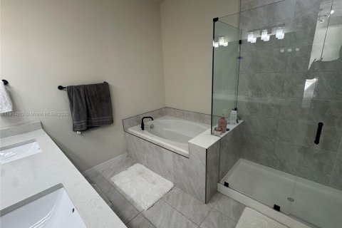 Купить виллу или дом в Окленд-Парк, Флорида 3 спальни, 182.65м2, № 1973595 - фото 28