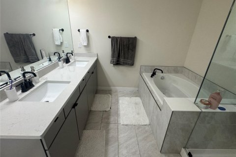 Купить виллу или дом в Окленд-Парк, Флорида 3 спальни, 182.65м2, № 1973595 - фото 27