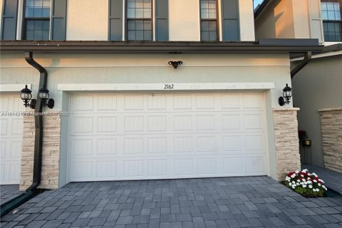 Купить виллу или дом в Окленд-Парк, Флорида 3 спальни, 182.65м2, № 1973595 - фото 1