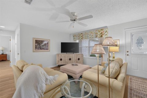 Villa ou maison à vendre à The Villages, Floride: 3 chambres, 141.86 m2 № 2398561 - photo 18