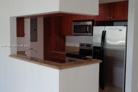 Condo in Miami, Florida, 1 bedroom  № 2042244 - photo 7
