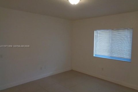 Condo in Miami, Florida, 1 bedroom  № 2042244 - photo 15