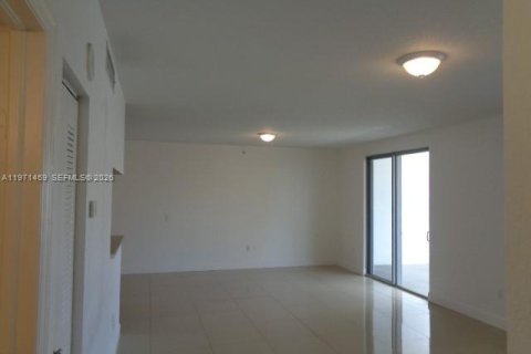 Condo in Miami, Florida, 1 bedroom  № 2042244 - photo 5