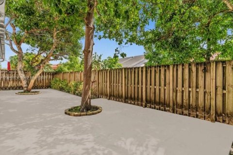 Villa ou maison à vendre à Pembroke Pines, Floride: 3 chambres, 173.08 m2 № 1930429 - photo 30