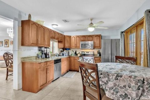 Villa ou maison à vendre à Pembroke Pines, Floride: 3 chambres, 173.08 m2 № 1930429 - photo 7