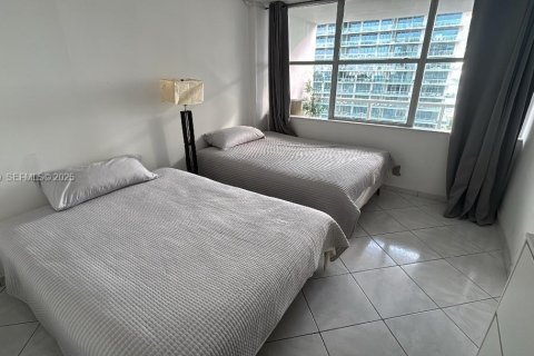 Condominio en alquiler en Miami Beach, Florida, 2 dormitorios, 126.53 m2 № 1991819 - foto 11