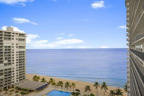 Condo in Fort Lauderdale, Florida, 2 bedrooms  № 1136438 - photo 1