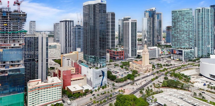 Condo in Miami, Florida, 1 bedroom  № 2046035
