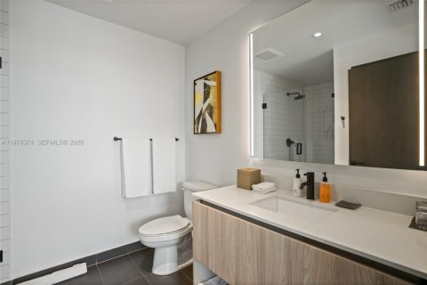 Condo in Miami, Florida, 1 bedroom  № 2046035 - photo 25