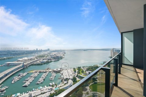 Condo in Miami, Florida, 1 bedroom  № 2046035 - photo 14