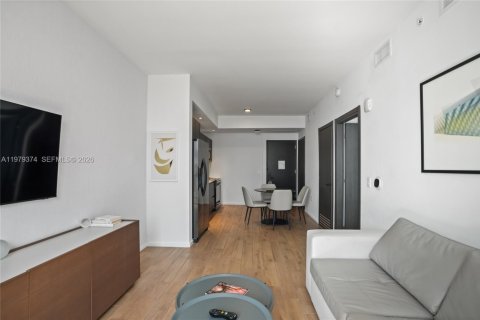 Condo in Miami, Florida, 1 bedroom  № 2046035 - photo 12
