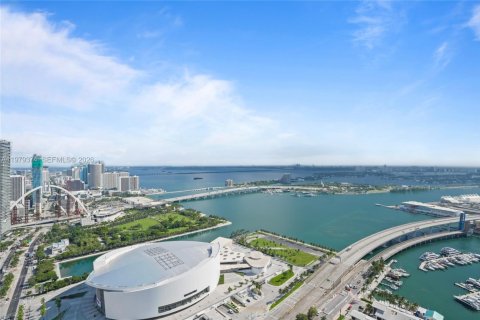 Condo in Miami, Florida, 1 bedroom  № 2046035 - photo 17