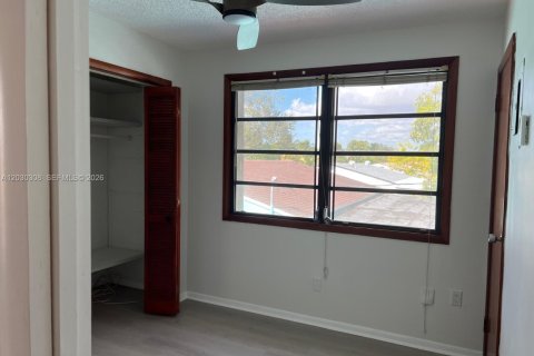 Apartamento en alquiler en Miami, Florida, 1 dormitorio, 63.17 m2 № 2077415 - foto 17