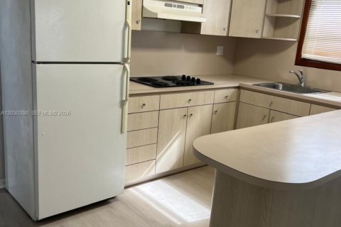 Apartamento en alquiler en Miami, Florida, 1 dormitorio, 63.17 m2 № 2077415 - foto 13