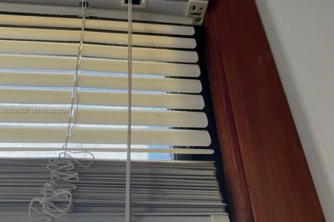 Apartamento en alquiler en Miami, Florida, 1 dormitorio, 63.17 m2 № 2077415 - foto 19