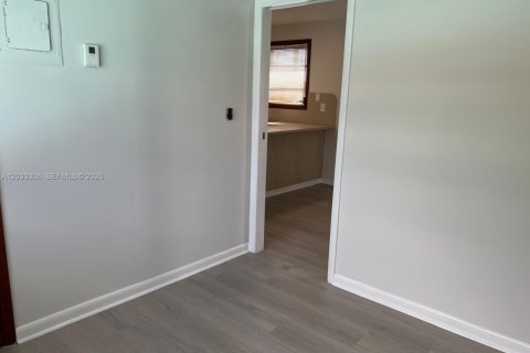Apartamento en alquiler en Miami, Florida, 1 dormitorio, 63.17 m2 № 2077415 - foto 7