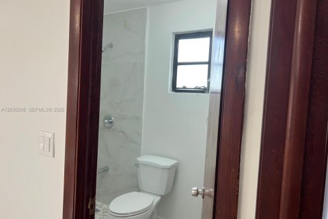 Apartamento en alquiler en Miami, Florida, 1 dormitorio, 63.17 m2 № 2077415 - foto 22