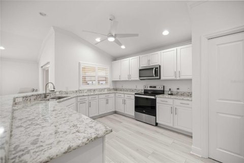 Casa en venta en Oxford, Florida, 3 dormitorios, 163.14 m2 № 2157142 - foto 9