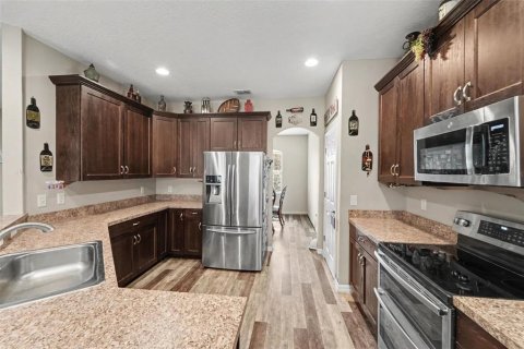 House in Grand Island, Florida 3 bedrooms, 189.71 sq.m. № 2312388 - photo 8